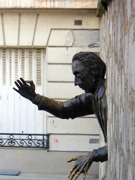 Мужик из стены, Монмартр, Париж