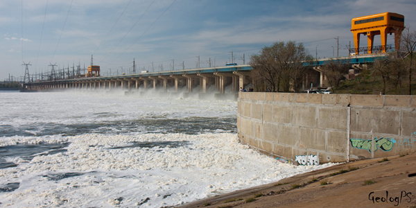 сброс воды на Волжской ГЭС