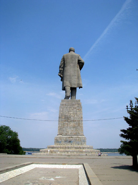 самый большой памятник Ленину