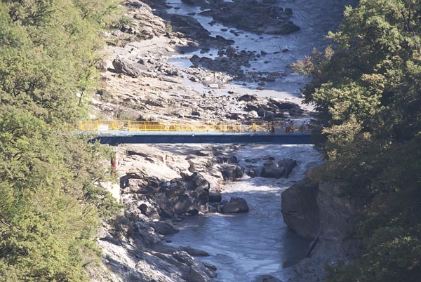 мост на водопады Руфабго