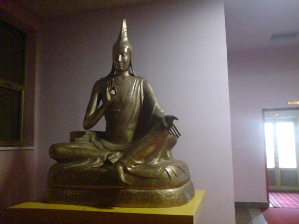статуя Будды Шакьямуни, Элиста