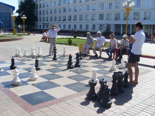 Шахматы, площадь Ленина, Элиста