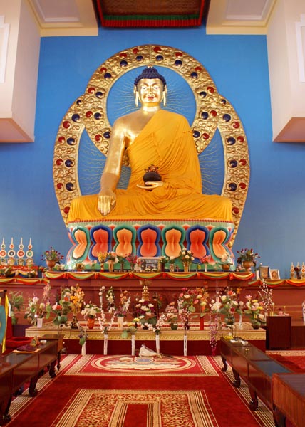 Статуя Будды Шакьямани, центральный храм Элисты