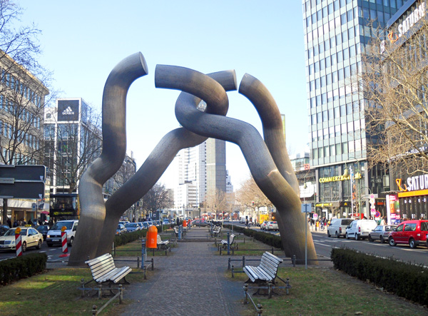 Скульптура Цепь, Берлин, Танцующие макароны