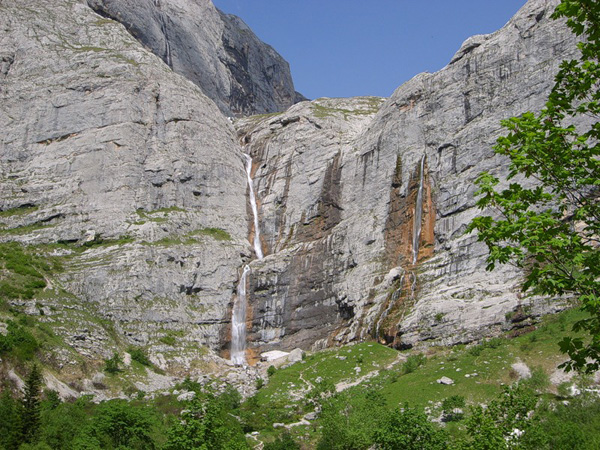три водопада