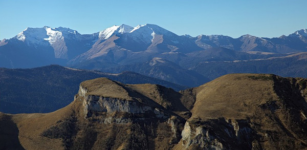 гора тыбга (в центре)