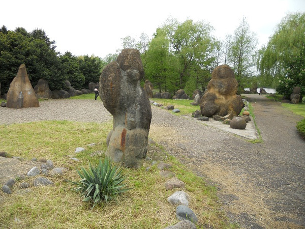 каменные скульптуры