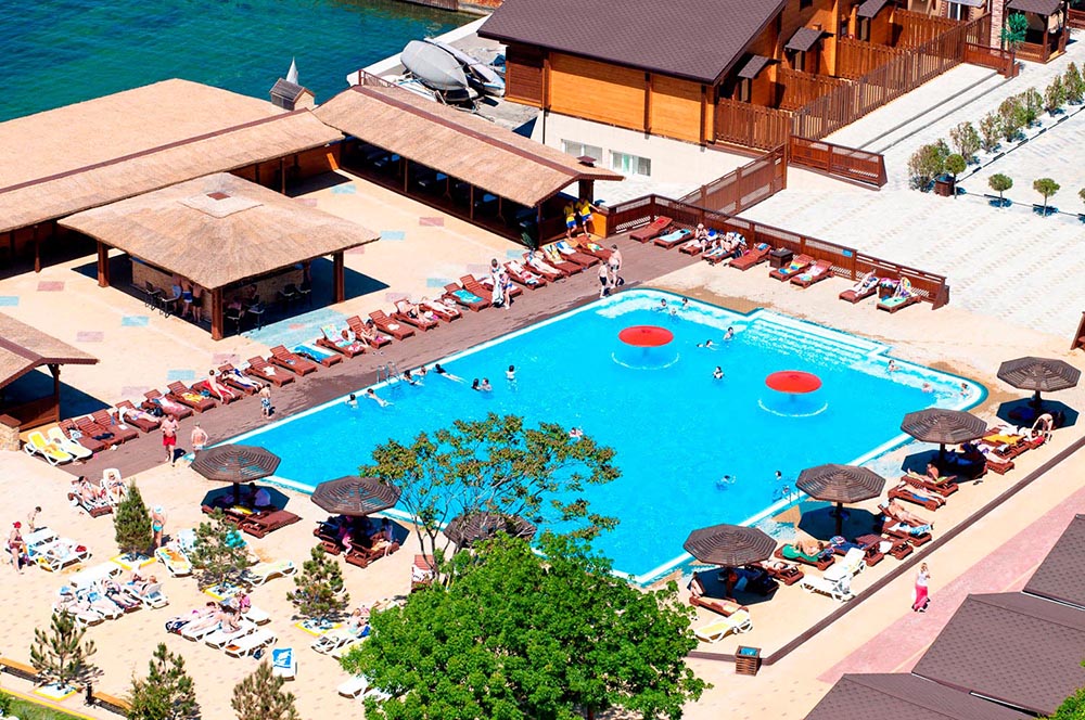 бассейн с джакузи пляж-отель золотая бухта
