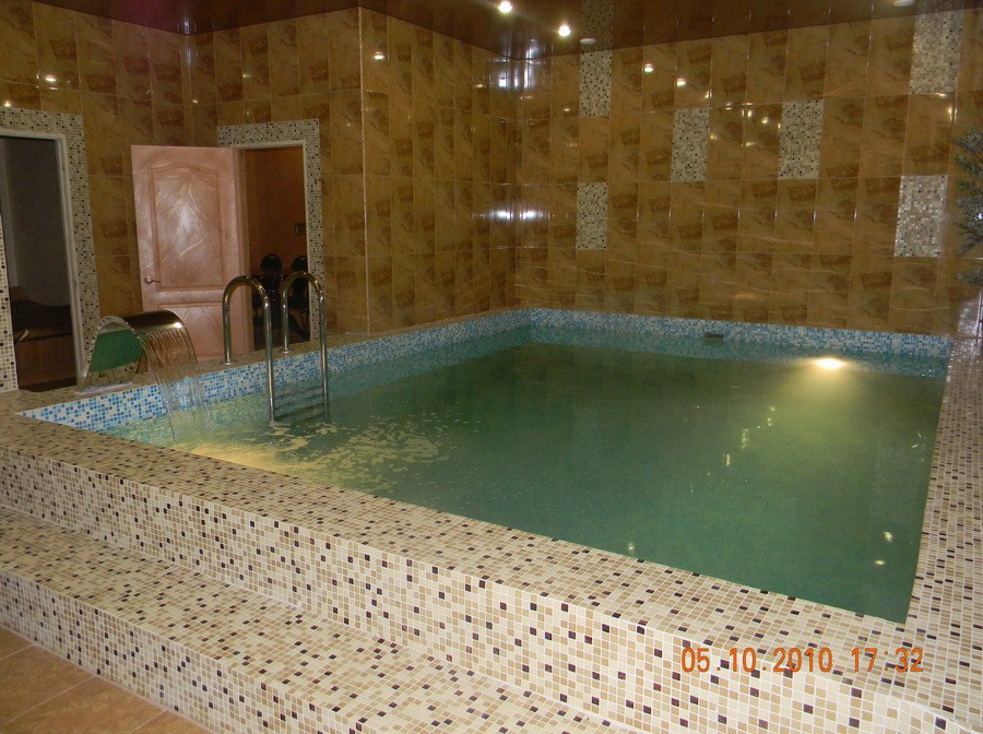 бассейн, отель золотой джин астрахань