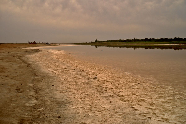 cоленое озеро Тинаки