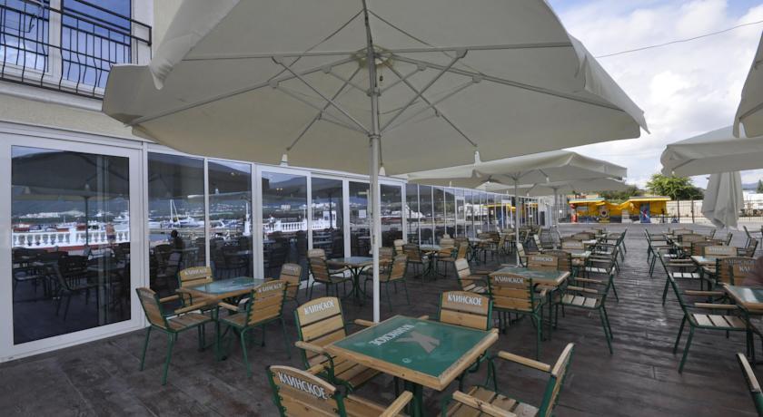 летний ресторан гостиница тихая гавань геленджик