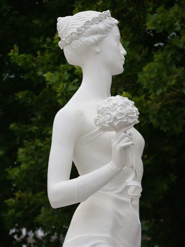 скульптура белая невеста геленджик
