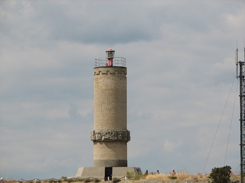 маяк-памятник