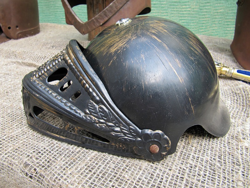 шлем замок львиная голова сукко
