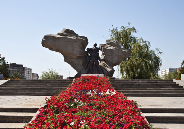 Памятник афганцам в Волжском